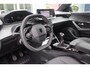 Peugeot 2008 1.2 100PK ALLURE | ACHTERUITRIJ CAMERA | NAVIGATIE | DRAADLOZE APPLE CARPLAY/ANDROID AUTO | PARKEERSENSOREN VOOR + ACHTER | CRUISE CONTROL | DAB+ RADIO | CLIMATE CONTROL | 17" LICHTMETALEN VELGEN | UNIEKE KM STAND! |