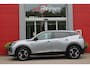 Peugeot 2008 1.2 100PK ALLURE | ACHTERUITRIJ CAMERA | NAVIGATIE | DRAADLOZE APPLE CARPLAY/ANDROID AUTO | PARKEERSENSOREN VOOR + ACHTER | CRUISE CONTROL | DAB+ RADIO | CLIMATE CONTROL | 17" LICHTMETALEN VELGEN | UNIEKE KM STAND! |