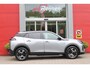 Peugeot 2008 1.2 100PK ALLURE | ACHTERUITRIJ CAMERA | NAVIGATIE | DRAADLOZE APPLE CARPLAY/ANDROID AUTO | PARKEERSENSOREN VOOR + ACHTER | CRUISE CONTROL | DAB+ RADIO | CLIMATE CONTROL | 17" LICHTMETALEN VELGEN | UNIEKE KM STAND! |