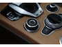 Alfa Romeo Stelvio 2.0 T 280PK Q4 AWD Ti*Perfect Alfa Onderh.*Pano/ACC met stuurhulp/Leder/Stoelverw./Stuurverw./Apple Carplay-Android/Dodehoek/Rijstrook/Memorie/Keyless Entry+Go/DAB/LED/Camera/Parkeersens.V+A/19 inch LM*