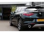 Alfa Romeo Stelvio 2.0 T 280PK Q4 AWD Ti*Perfect Alfa Onderh.*Pano/ACC met stuurhulp/Leder/Stoelverw./Stuurverw./Apple Carplay-Android/Dodehoek/Rijstrook/Memorie/Keyless Entry+Go/DAB/LED/Camera/Parkeersens.V+A/19 inch LM*