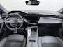 Peugeot e-308 SW GT 54 kWh 156pk | Alcantara bekleding | Elektrisch verstelbare bestuurdersstoel | Navigatie | Elektrische achterklep | 360 Camera | Cruise control adaptief | Apple Carplay en Android auto