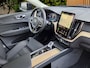 Volvo XC60 2.0 T8 Plug-in hybrid AWD Ultra Dark | Luchtvering | Trekhaak | 360 Cam | Pano | HUD | Harman/Kardon