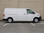 Volkswagen Transporter 2.0 TDI 110 pk L2H1 Business | Airco | Cruise control | Navigatie via App connect | Bijrijdersbank | RVS sidebars | Trekhaak | Betimmering |