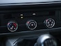 Volkswagen Transporter 2.0 TDI 110 pk L2H1 Business | Airco | Cruise control | Navigatie via App connect | Bijrijdersbank | RVS sidebars | Trekhaak | Betimmering |