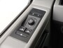 Volkswagen Transporter 2.0 TDI 110 pk L2H1 Business | Airco | Cruise control | Navigatie via App connect | Bijrijdersbank | RVS sidebars | Trekhaak | Betimmering |