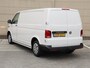 Volkswagen Transporter 2.0 TDI 110 pk L2H1 Business | Airco | Cruise control | Navigatie via App connect | Bijrijdersbank | RVS sidebars | Trekhaak | Betimmering |