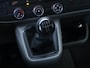 Volkswagen Transporter 2.0 TDI 110 pk L2H1 Business | Airco | Cruise control | Navigatie via App connect | Bijrijdersbank | RVS sidebars | Trekhaak | Betimmering |