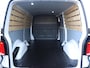 Volkswagen Transporter 2.0 TDI 110 pk L2H1 Business | Airco | Cruise control | Navigatie via App connect | Bijrijdersbank | RVS sidebars | Trekhaak | Betimmering |