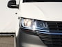 Volkswagen Transporter 2.0 TDI 110 pk L2H1 Business | Airco | Cruise control | Navigatie via App connect | Bijrijdersbank | RVS sidebars | Trekhaak | Betimmering |