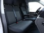 Volkswagen Transporter 2.0 TDI 110 pk L2H1 Business | Airco | Cruise control | Navigatie via App connect | Bijrijdersbank | RVS sidebars | Trekhaak | Betimmering |