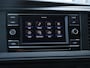 Volkswagen Transporter 2.0 TDI 110 pk L2H1 Business | Airco | Cruise control | Navigatie via App connect | Bijrijdersbank | RVS sidebars | Trekhaak | Betimmering |