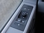 Volkswagen Transporter 2.0 TDI 110 pk L2H1 Business | Airco | Cruise control | Navigatie via App connect | Bijrijdersbank | RVS sidebars | Trekhaak | Betimmering |