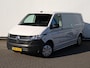 Volkswagen Transporter 2.0 TDI 110 pk L2H1 Business | Airco | Cruise control | Navigatie via App connect | Bijrijdersbank | RVS sidebars | Trekhaak | Betimmering |