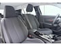 Peugeot e-2008 EV Active Pack 50 kWh | Cruise control | Stoelverwarming | Parkeersensoren | Navigatie | Airco | Apple carplay/Android auto | Verkeersborddetectie | Hill-hold