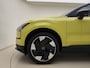 Volvo EX30 Extended Range Plus 69 kWh / Stoel/- en stuurverwarming / Harman & Kardon audio / Elektrische achterklep / 19 inch / Getint glas /