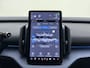 Volvo EX30 Extended Range Plus 69 kWh / Stoel/- en stuurverwarming / Harman & Kardon audio / Elektrische achterklep / 19 inch / Getint glas /
