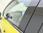Volvo EX30 Extended Range Plus 69 kWh / Stoel/- en stuurverwarming / Harman & Kardon audio / Elektrische achterklep / 19 inch / Getint glas /