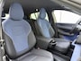 Volvo EX30 Extended Range Plus 69 kWh / Stoel/- en stuurverwarming / Harman & Kardon audio / Elektrische achterklep / 19 inch / Getint glas /