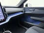 Volvo EX30 Extended Range Plus 69 kWh / Stoel/- en stuurverwarming / Harman & Kardon audio / Elektrische achterklep / 19 inch / Getint glas /