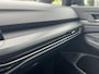 Volkswagen Golf Variant 1.5 eTSI R-Line Business+ | LED Matrix | Trekhaak wegklapbaar | Navi & App-connect | Camera |