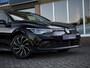 Volkswagen Golf Variant 1.5 eTSI R-Line Business+ | LED Matrix | Trekhaak wegklapbaar | Navi & App-connect | Camera | 3-zone Clima