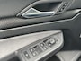 Volkswagen Golf Variant 1.5 eTSI R-Line Business+ | LED Matrix | Trekhaak wegklapbaar | Navi & App-connect | Camera |