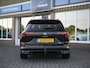 Volkswagen Golf Variant 1.5 eTSI R-Line Business+ | LED Matrix | Trekhaak wegklapbaar | Navi & App-connect | Camera | 3-zone Clima