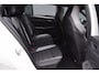 Volkswagen Golf 1.5 eHybrid GTE PANORAMADAK / HEAD-UP / 360CAMERA / LEER / TREKHAAK / SFEERVERLICHTING