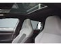 Volkswagen Golf 1.5 eHybrid GTE PANORAMADAK / HEAD-UP / 360CAMERA / LEER / TREKHAAK / SFEERVERLICHTING