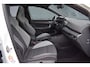 Volkswagen Golf 1.5 eHybrid GTE PANORAMADAK / HEAD-UP / 360CAMERA / LEER / TREKHAAK / SFEERVERLICHTING