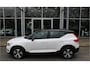 Volvo XC40 T4 211PK Automaat Recharge R-Design Expression | Adapt. Cruise | BLIS | Trekhaak | AppleCarplay | Keyless | PDC + Camera | Verw. Voorstoelen & Stuurwiel |
