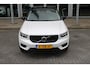 Volvo XC40 T4 211PK Automaat Recharge R-Design Expression | Adapt. Cruise | BLIS | Trekhaak | AppleCarplay | Keyless | PDC + Camera | Verw. Voorstoelen & Stuurwiel |