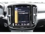 Volvo XC40 T4 211PK Automaat Recharge R-Design Expression | Adapt. Cruise | BLIS | Trekhaak | AppleCarplay | Keyless | PDC + Camera | Verw. Voorstoelen & Stuurwiel |