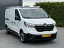 Renault Trafic 2.0 dCi 150 PK AUTOMAAT / L2H1 / 27.349 KM!! / TREKHAAK / IMPERIAAL / 3-ZITS / CAMERA / LED