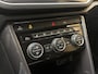 Volkswagen T-Roc 1.5 TSI Sport Business R-line Automaat | LED verlichting | Stoelverwarming | Achteruitrijcamera | Digitale cockpit | Apple CarPlay/Android Auto | Climate control | Cruise control adaptief | Parkeersensoren voor en achter