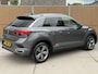 Volkswagen T-Roc 1.5 TSI Sport Business R-line Automaat | LED verlichting | Stoelverwarming | Achteruitrijcamera | Digitale cockpit | Apple CarPlay/Android Auto | Climate control | Cruise control adaptief | Parkeersensoren voor en achter