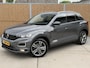 Volkswagen T-Roc 1.5 TSI Sport Business R-line Automaat | LED verlichting | Stoelverwarming | Achteruitrijcamera | Digitale cockpit | Apple CarPlay/Android Auto | Climate control | Cruise control adaptief | Parkeersensoren voor en achter