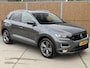 Volkswagen T-Roc 1.5 TSI Sport Business R-line Automaat | LED verlichting | Stoelverwarming | Achteruitrijcamera | Digitale cockpit | Apple CarPlay/Android Auto | Climate control | Cruise control adaptief | Parkeersensoren voor en achter