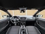 Volkswagen T-Roc 1.5 TSI Sport Business R-line Automaat | LED verlichting | Stoelverwarming | Achteruitrijcamera | Digitale cockpit | Apple CarPlay/Android Auto | Climate control | Cruise control adaptief | Parkeersensoren voor en achter