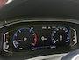 Volkswagen T-Roc 1.5 TSI Sport Business R-line Automaat | LED verlichting | Stoelverwarming | Achteruitrijcamera | Digitale cockpit | Apple CarPlay/Android Auto | Climate control | Cruise control adaptief | Parkeersensoren voor en achter