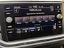 Volkswagen T-Roc 1.5 TSI Sport Business R-line Automaat | LED verlichting | Stoelverwarming | Achteruitrijcamera | Digitale cockpit | Apple CarPlay/Android Auto | Climate control | Cruise control adaptief | Parkeersensoren voor en achter
