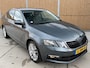 Skoda Octavia 1.0 TSI Greentech Business Edition Stoelverwarming | Half leer/stof | Climate control | Cruise control | Getint glas | DAB ontvanger | 17 inch lichtmetalen velgen | Navigatiesysteem | Apple CarPlay/Android Auto | Parkeersensoren achter