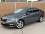 Skoda Octavia 1.0 TSI Greentech Business Edition Stoelverwarming | Half leer/stof | Climate control | Cruise control | Getint glas | DAB ontvanger | 17 inch lichtmetalen velgen | Navigatiesysteem | Apple CarPlay/Android Auto | Parkeersensoren achter