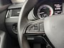Skoda Octavia 1.0 TSI Greentech Business Edition Stoelverwarming | Half leer/stof | Climate control | Cruise control | Getint glas | DAB ontvanger | 17 inch lichtmetalen velgen | Navigatiesysteem | Apple CarPlay/Android Auto | Parkeersensoren achter