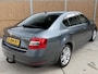 Skoda Octavia 1.0 TSI Greentech Business Edition Stoelverwarming | Half leer/stof | Climate control | Cruise control | Getint glas | DAB ontvanger | 17 inch lichtmetalen velgen | Navigatiesysteem | Apple CarPlay/Android Auto | Parkeersensoren achter
