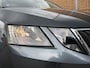 Skoda Octavia 1.0 TSI Greentech Business Edition Stoelverwarming | Half leer/stof | Climate control | Cruise control | Getint glas | DAB ontvanger | 17 inch lichtmetalen velgen | Navigatiesysteem | Apple CarPlay/Android Auto | Parkeersensoren achter