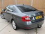 Skoda Octavia 1.0 TSI Greentech Business Edition Stoelverwarming | Half leer/stof | Climate control | Cruise control | Getint glas | DAB ontvanger | 17 inch lichtmetalen velgen | Navigatiesysteem | Apple CarPlay/Android Auto | Parkeersensoren achter