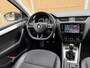 Skoda Octavia 1.0 TSI Greentech Business Edition Stoelverwarming | Half leer/stof | Climate control | Cruise control | Getint glas | DAB ontvanger | 17 inch lichtmetalen velgen | Navigatiesysteem | Apple CarPlay/Android Auto | Parkeersensoren achter