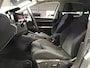Volkswagen Golf 1.5 eTSI R-Line I Massage I Dode Hoek I Carplay I Clima I Cruise I Led I ACC I Ambiance verl. I Keyless I Dealer.